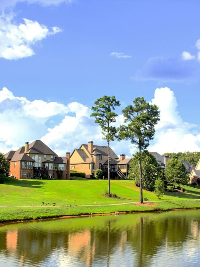 cropped-houses-1602016_1280.jpg