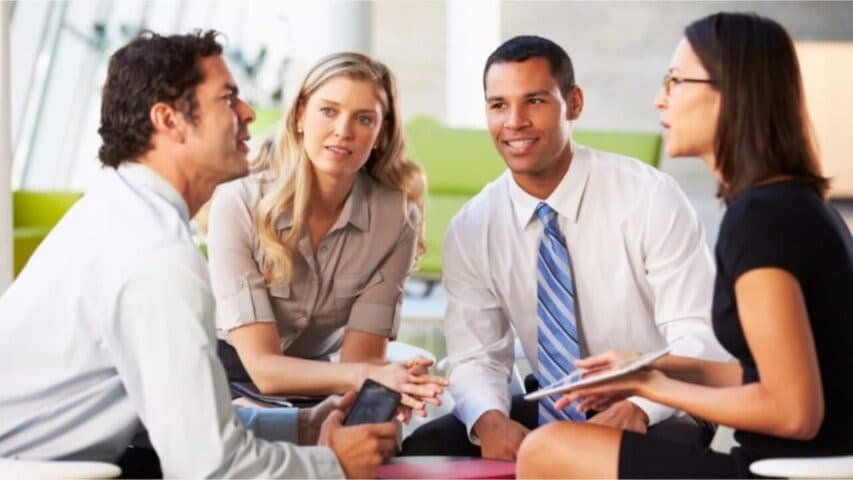 Um ambiente de trabalho positivo é o solo fértil para atitudes de sucesso.