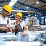 Na imensidão da fábrica, trabalhadores se unem em busca da excelência. Com fé como luz, cada produto é cuidadosamente inspecionado, cada detalhe é uma promessa de qualidade. Neste salão industrial, a fé nos impulsiona, guiando-nos através de desafios, inspirando-nos a alcançar a perfeição. Nossa dedicação reflete não apenas em nossos produtos, mas também em nossa jornada de trabalho, onde a fé nos orienta a cada passo.